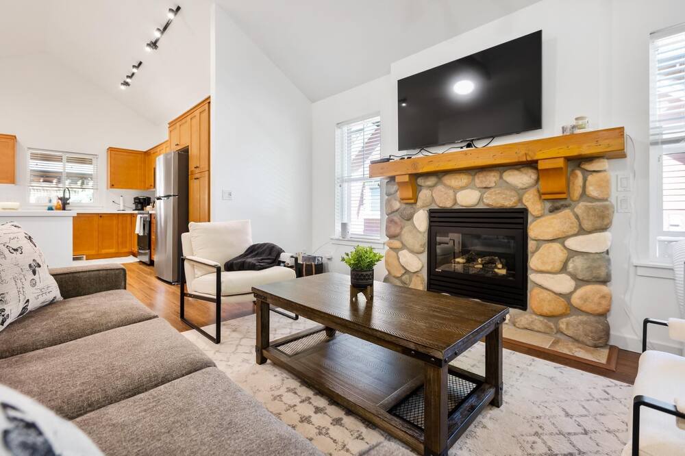 Photo of Livingroom in Lindell Beach