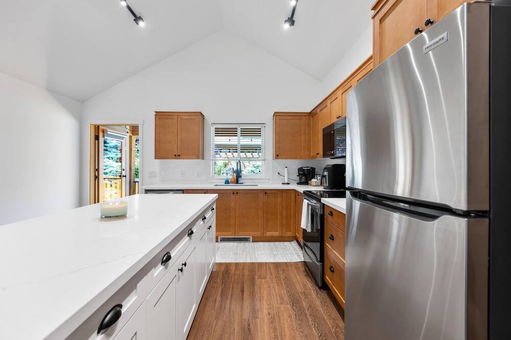 Photo of Kitchen in Lindell Beach