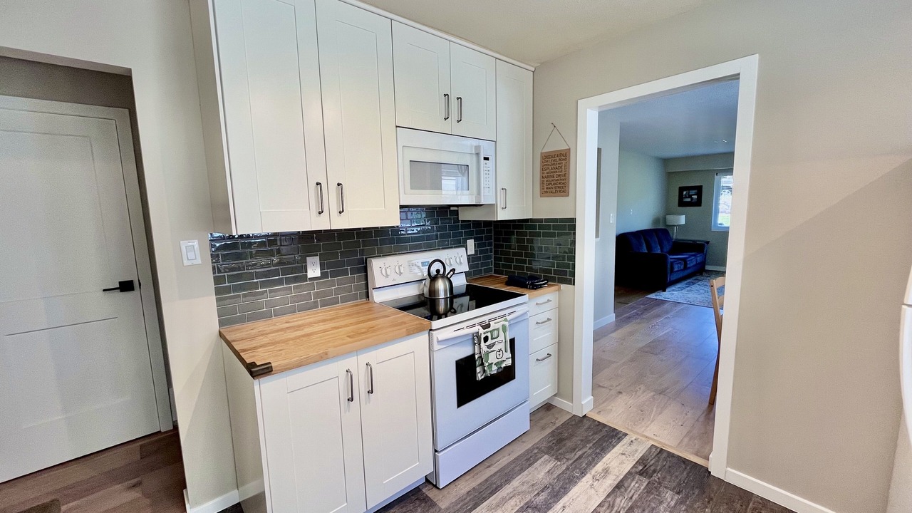 Photo of Kitchen in Central Lonsdale