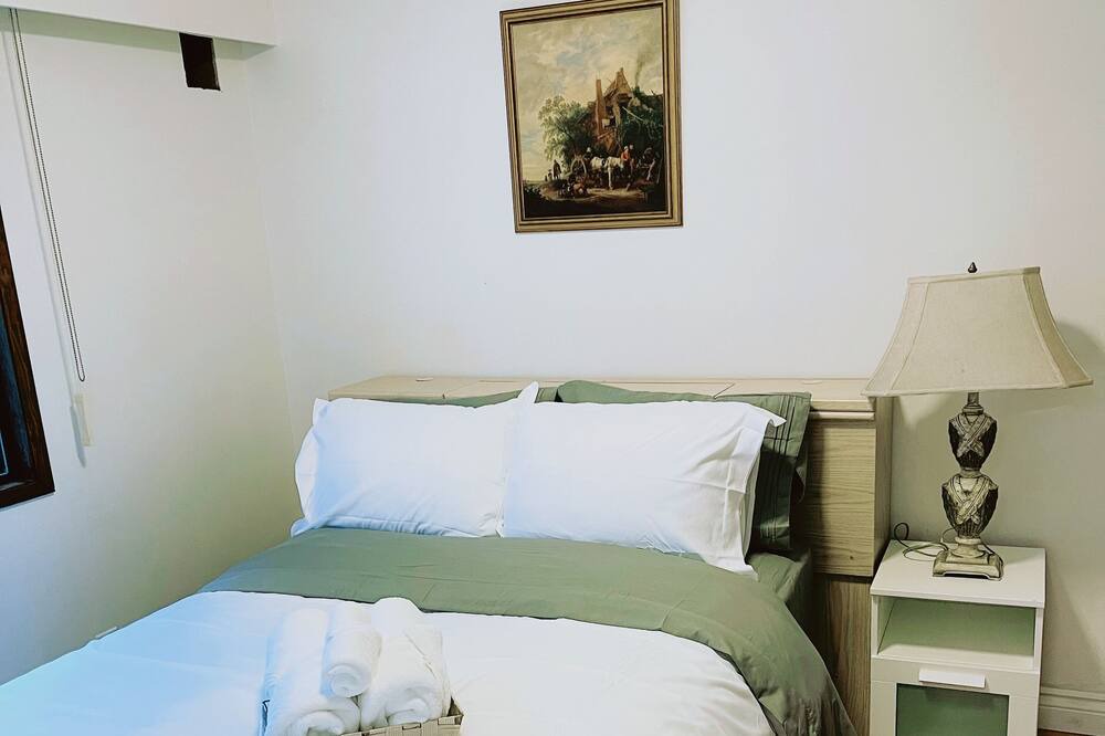 Photo of Bedroom in Langley