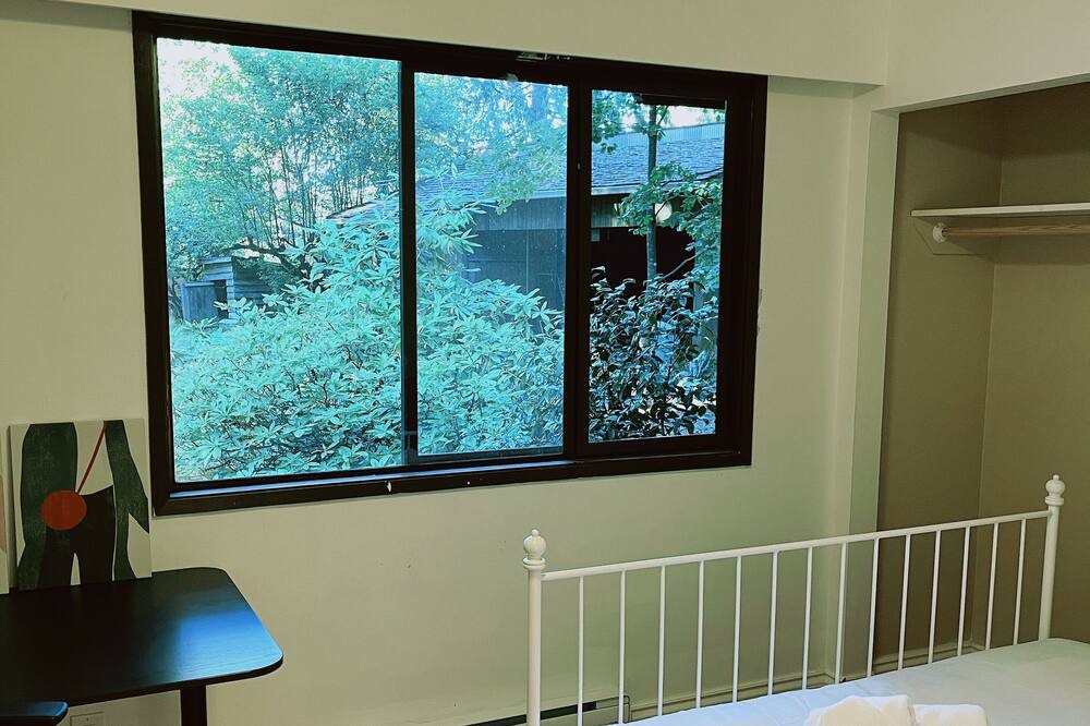 Photo of Bedroom in Langley