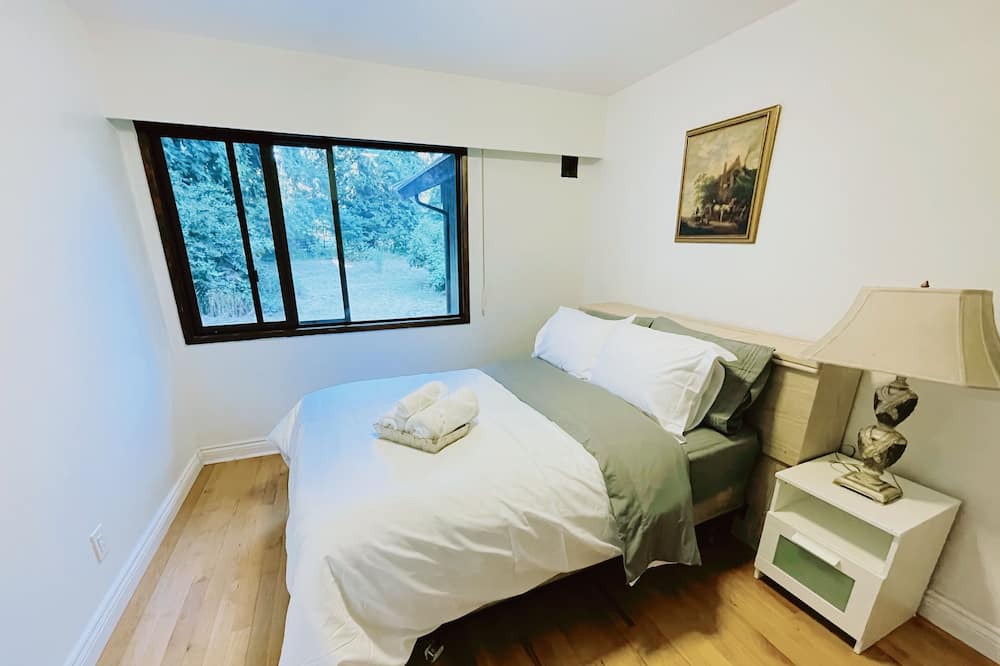 Photo of Bedroom in Langley