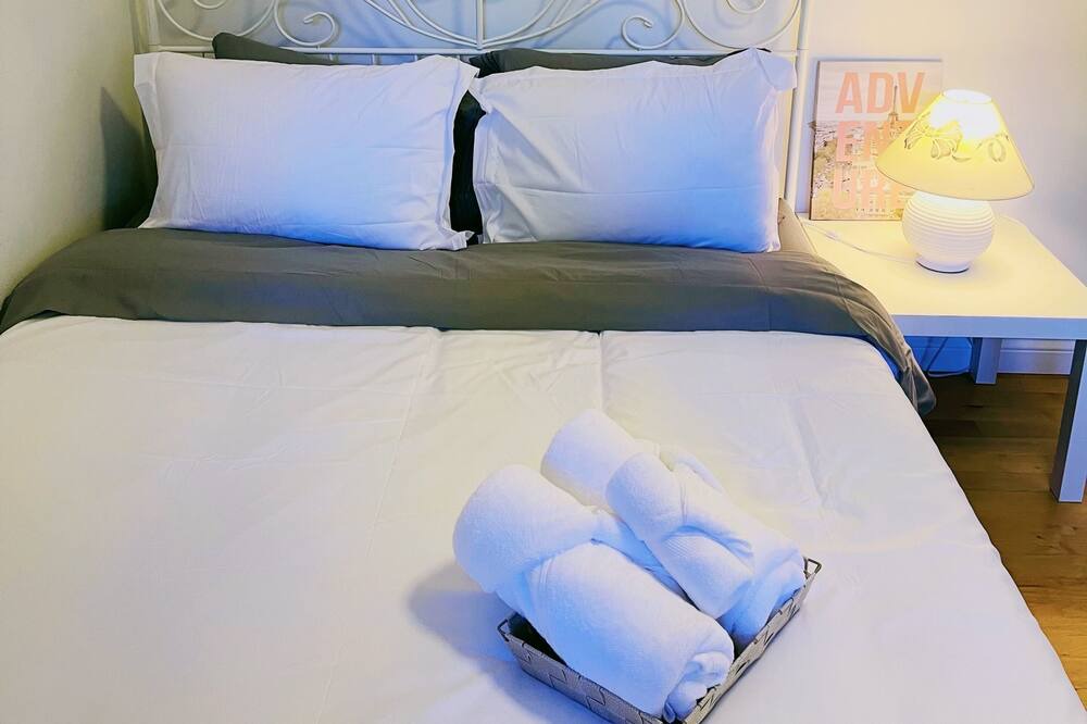 Photo of Bedroom in Langley