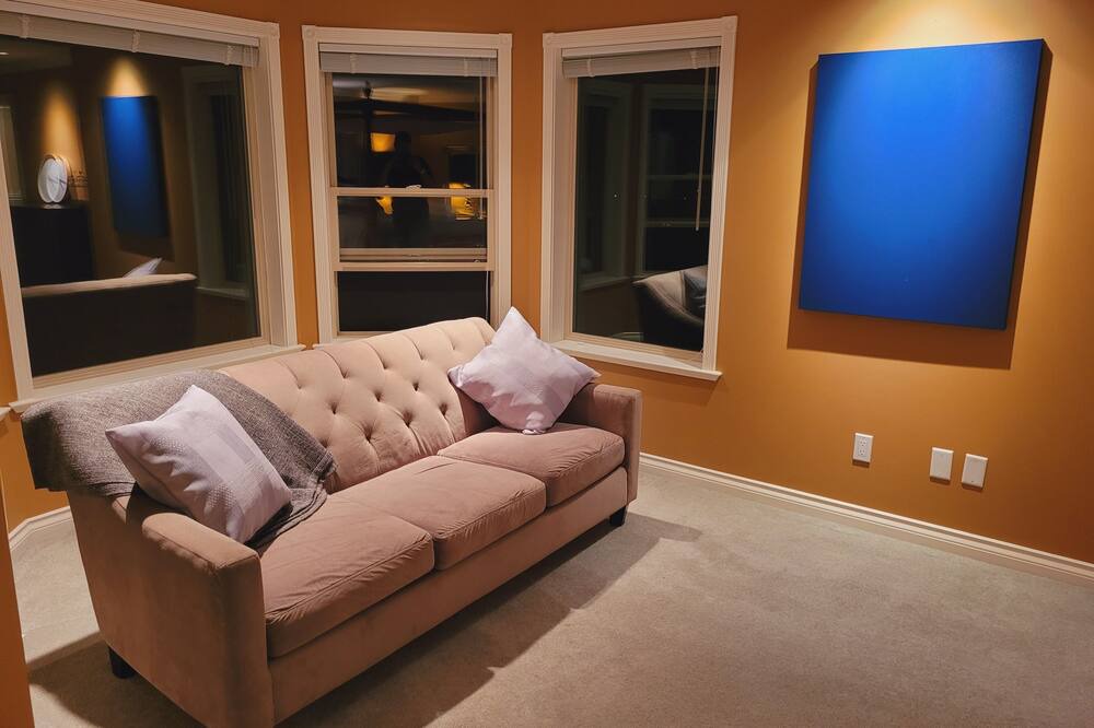 Photo of Livingroom in Chilliwack