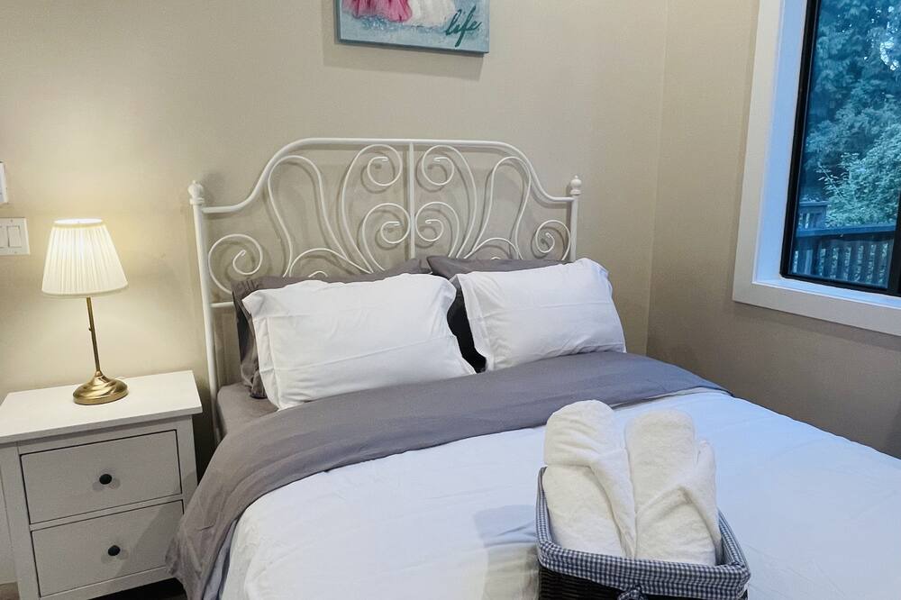 Photo of Bedroom in Langley