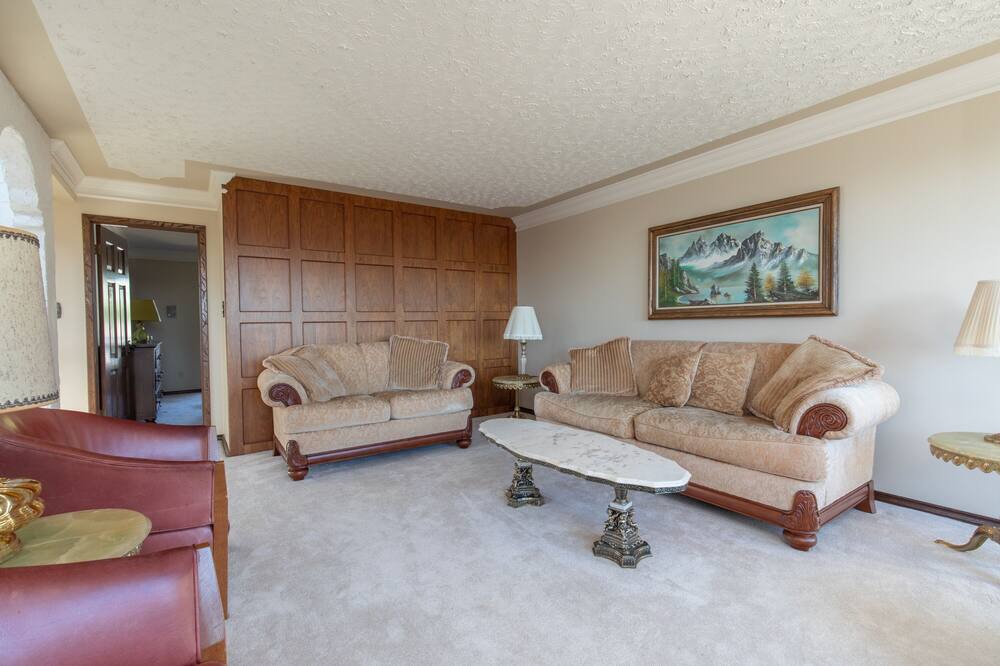 Photo of Livingroom in Departure Bay