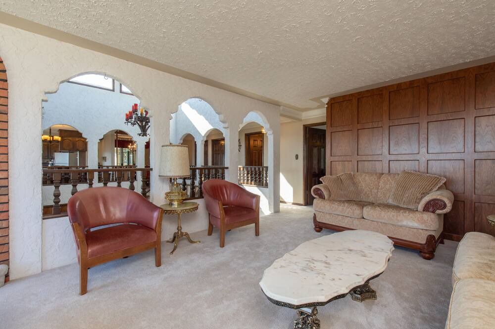 Photo of Livingroom in Departure Bay
