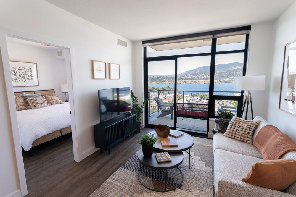 Photo of Livingroom in Downtown Kelowna