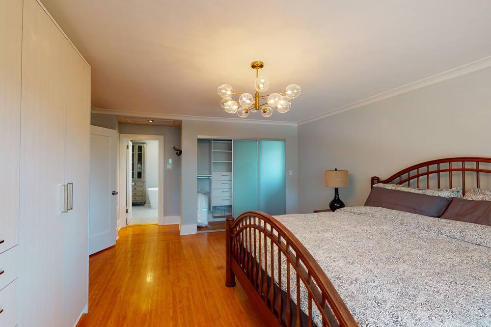 Photo of Bedroom in Oakridge