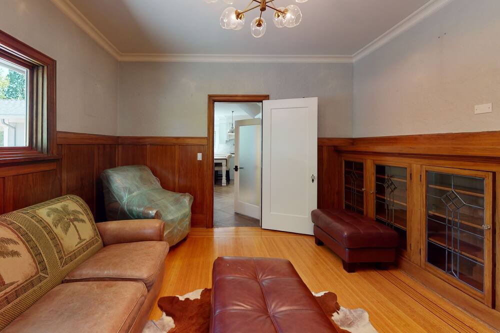 Photo of Livingroom in Oakridge