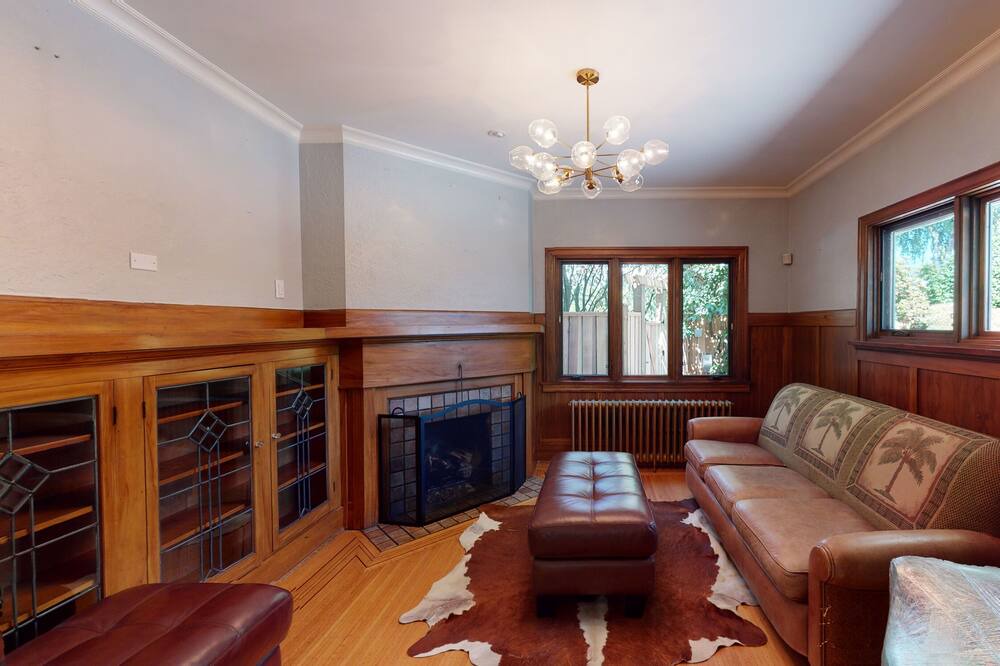 Photo of Livingroom in Oakridge