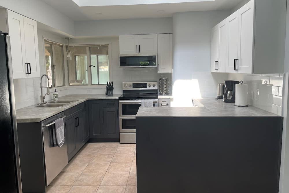 Photo of Kitchen in District of North Vancouver