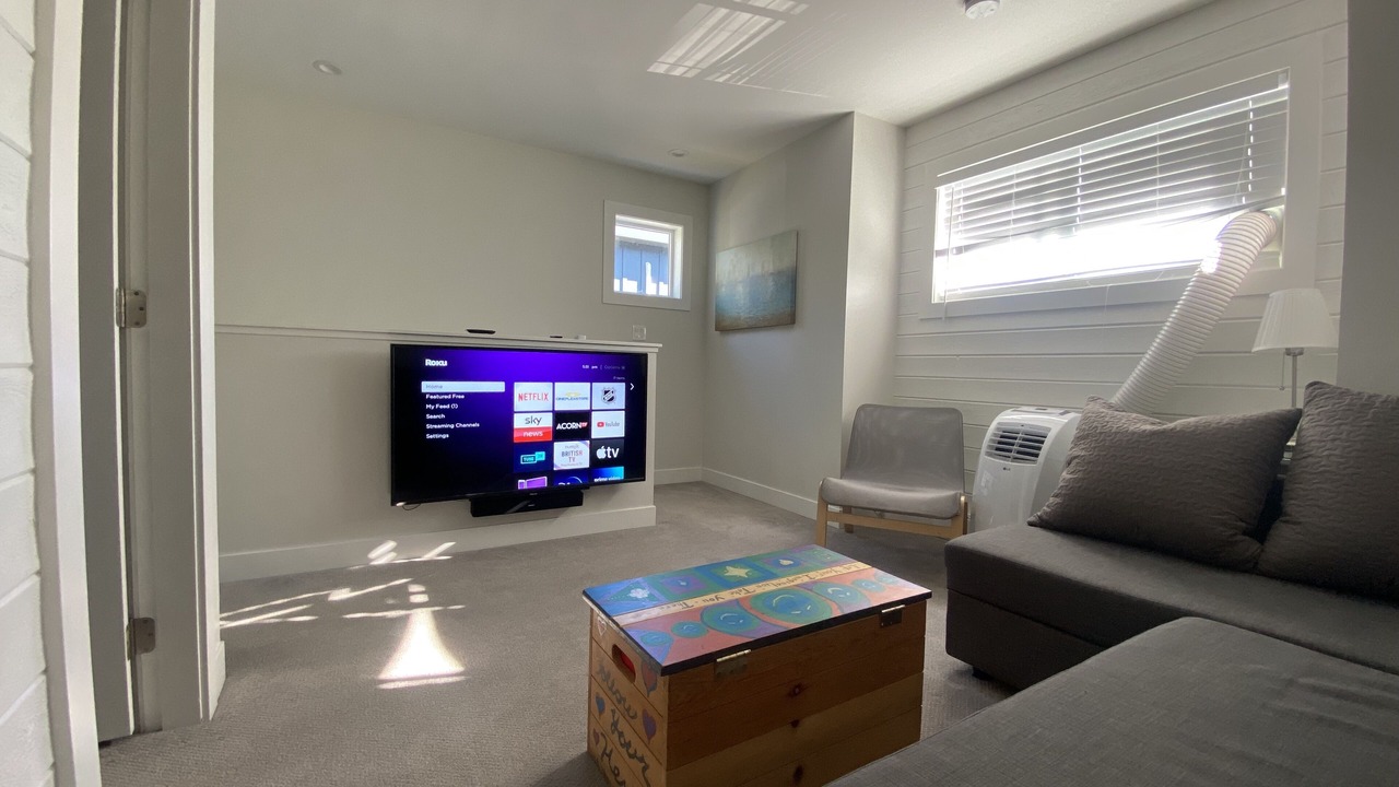 Photo of Livingroom in Youbou