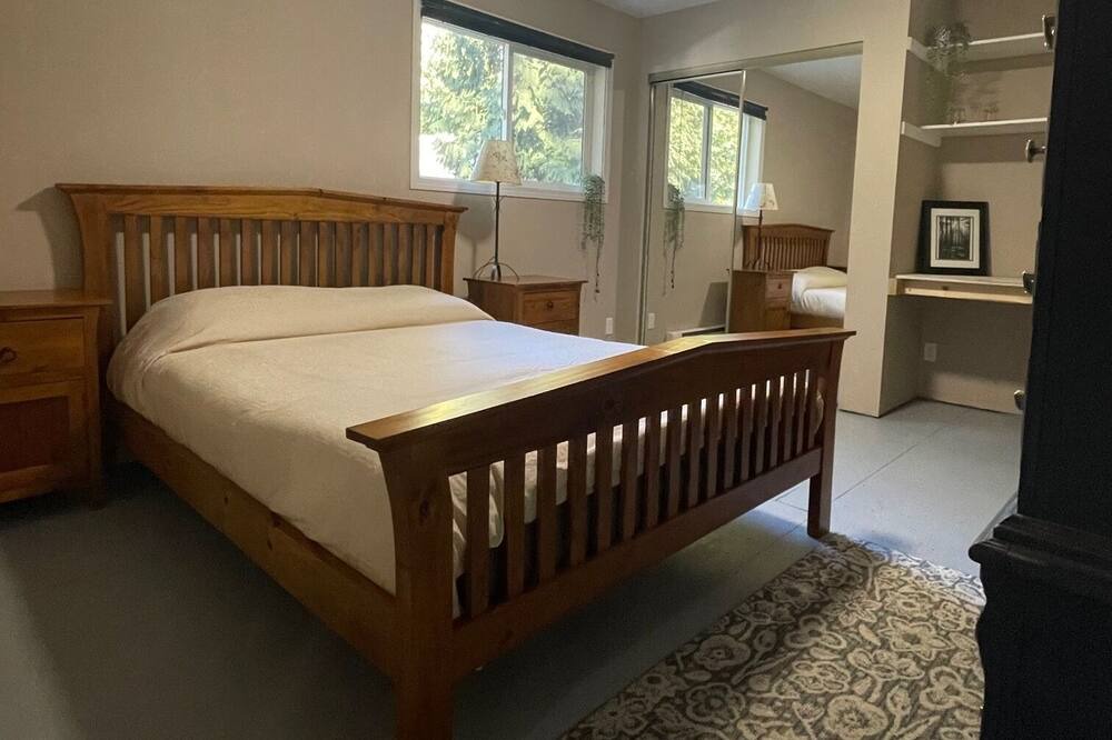 Photo of Bedroom in Halfmoon Bay