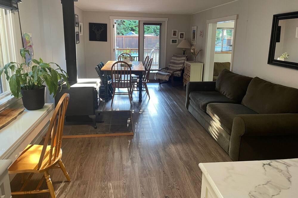 Photo of Livingroom in Halfmoon Bay