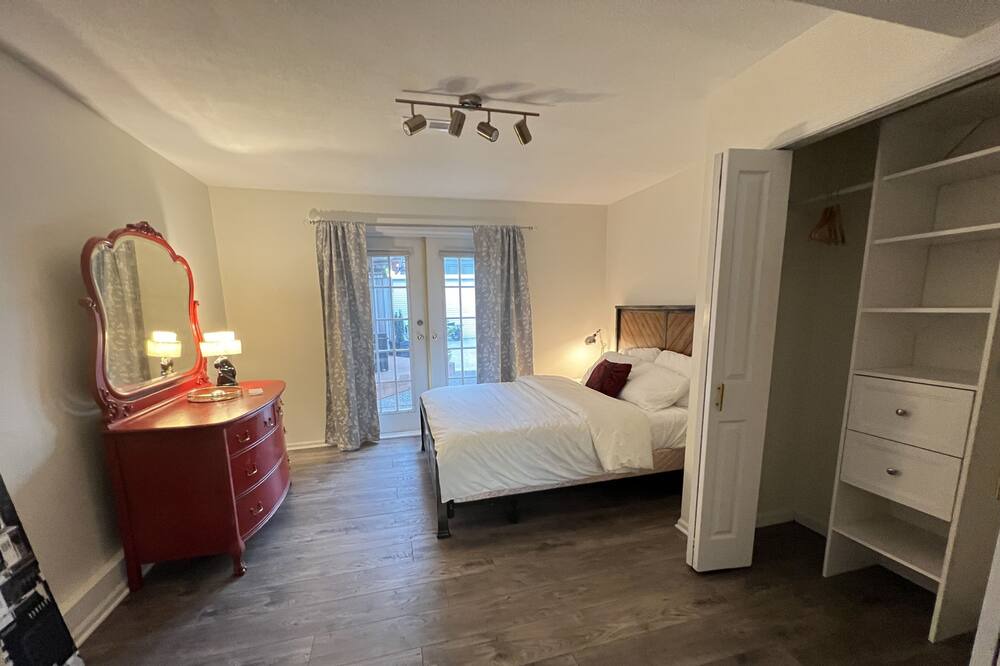Photo of Bedroom in Delta