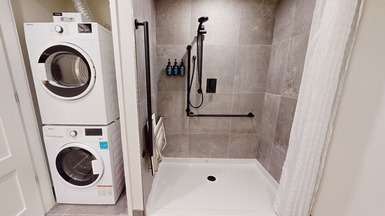 Photo of Bathroom in Steveston