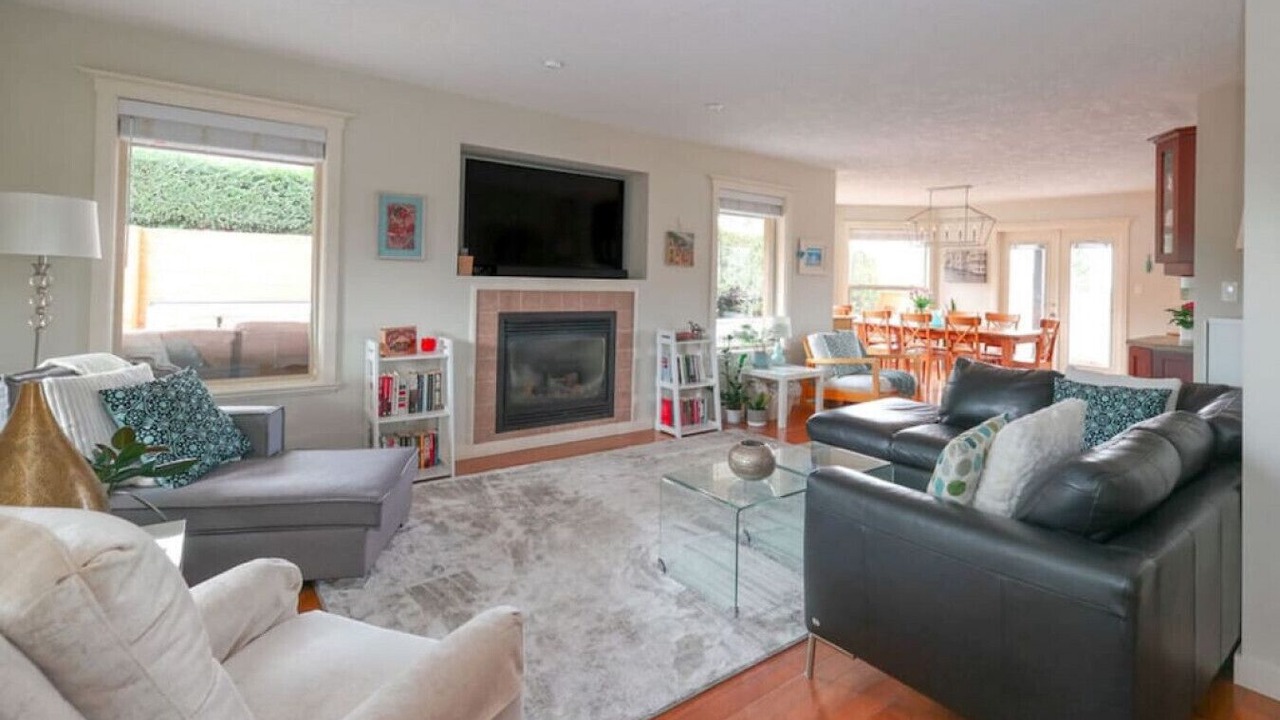 Photo of Livingroom in Mill Bay
