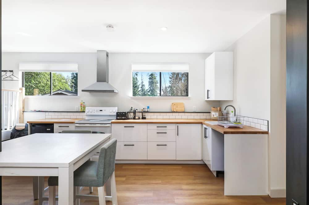 Photo of Kitchen in Courtenay