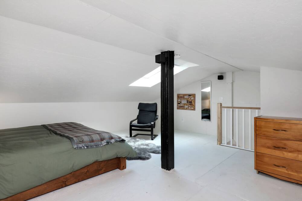 Photo of Bedroom in Courtenay