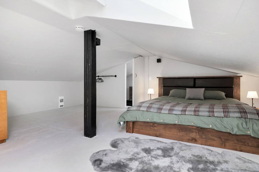 Photo of Bedroom in Courtenay