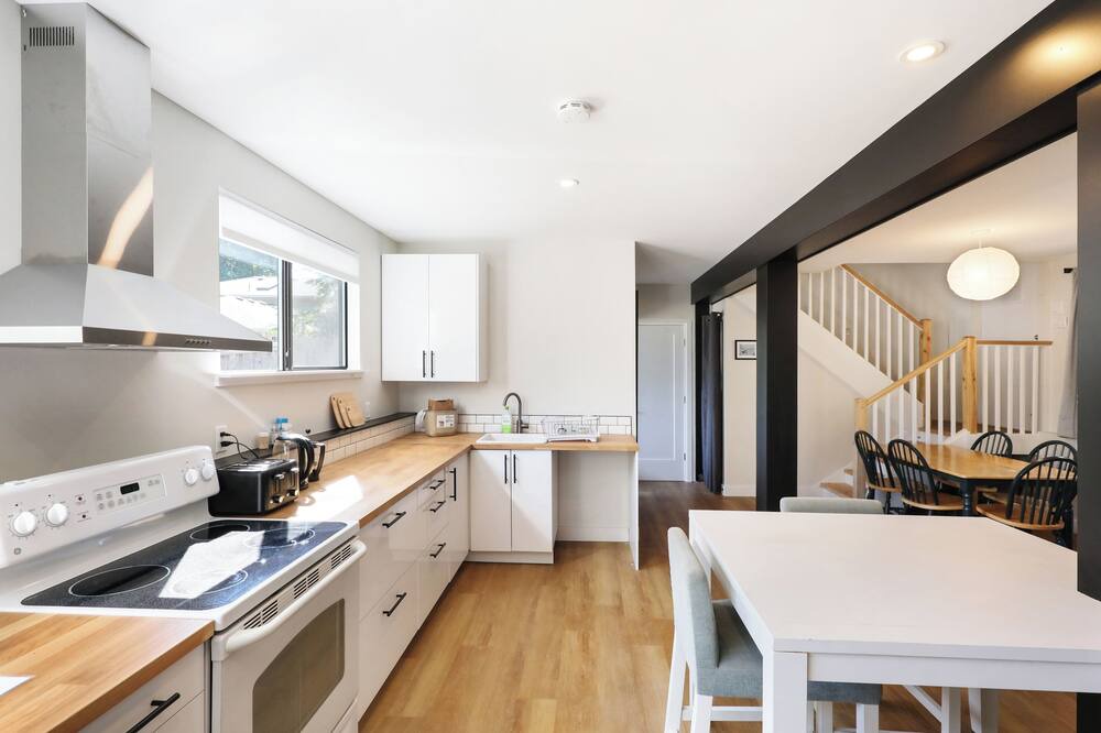 Photo of Kitchen in Courtenay