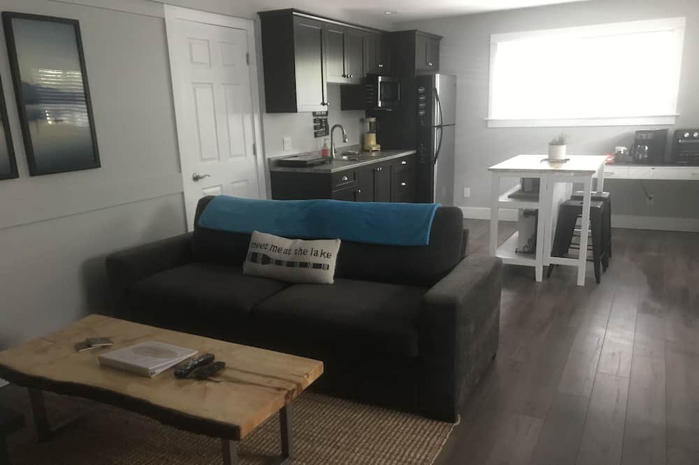 Photo of Livingroom in Shawnigan Lake