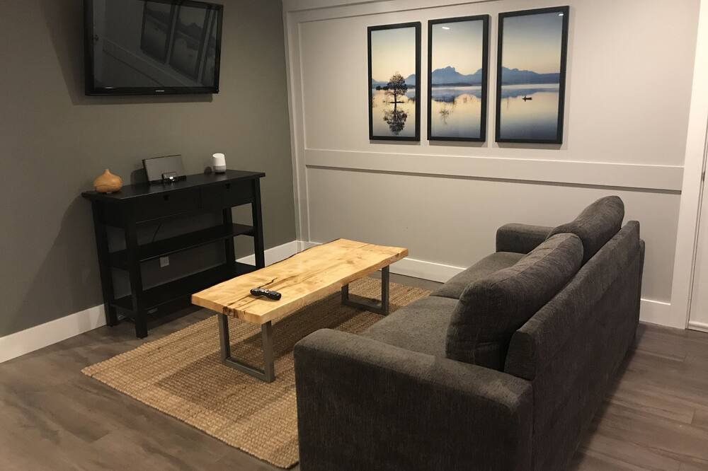 Photo of Livingroom in Shawnigan Lake