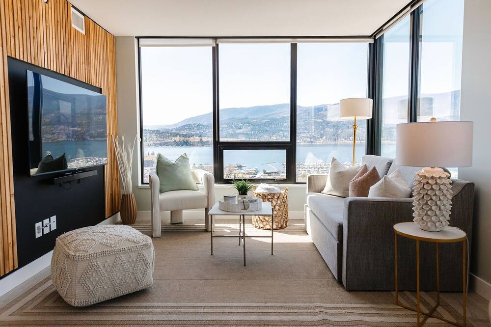 Photo of Livingroom in Downtown Kelowna