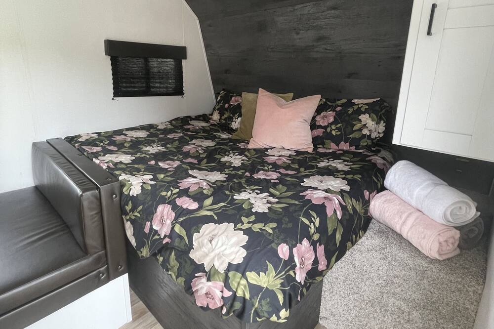 Photo of Bedroom in Halfmoon Bay
