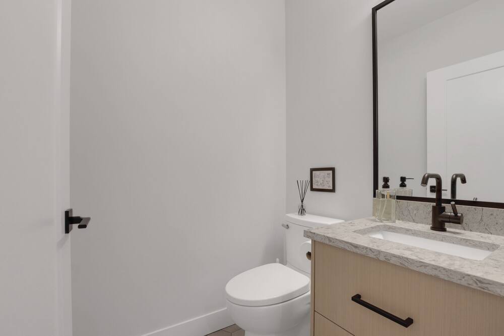 Photo of Bathroom in Renfrew-Collingwood