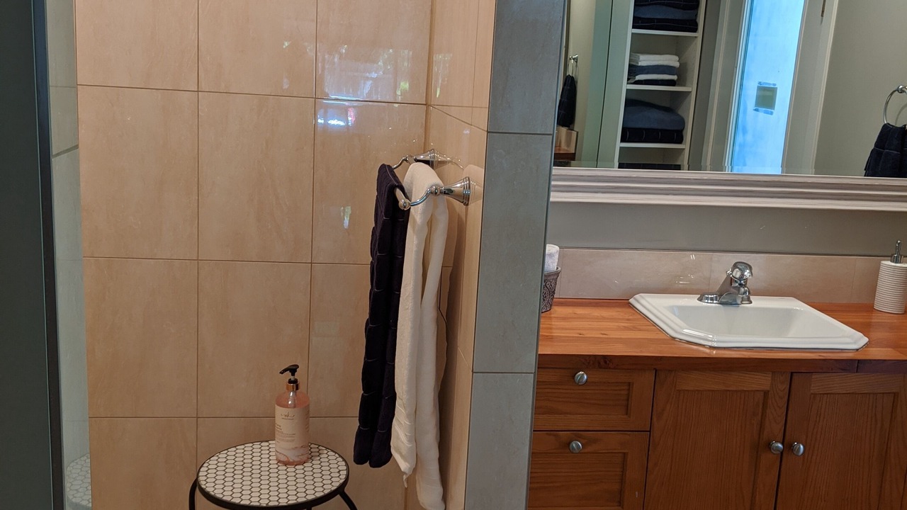 Photo of Bathroom in Lake Cowichan