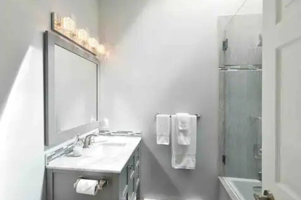 Photo of Bathroom in Sechelt