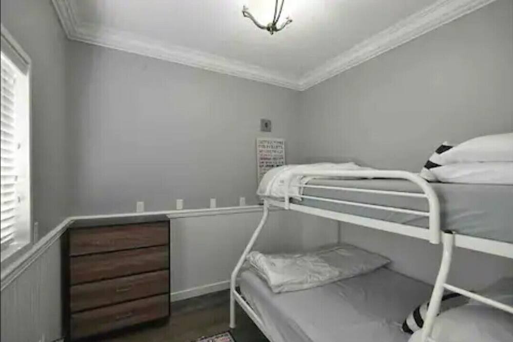 Photo of Bedroom in Sechelt