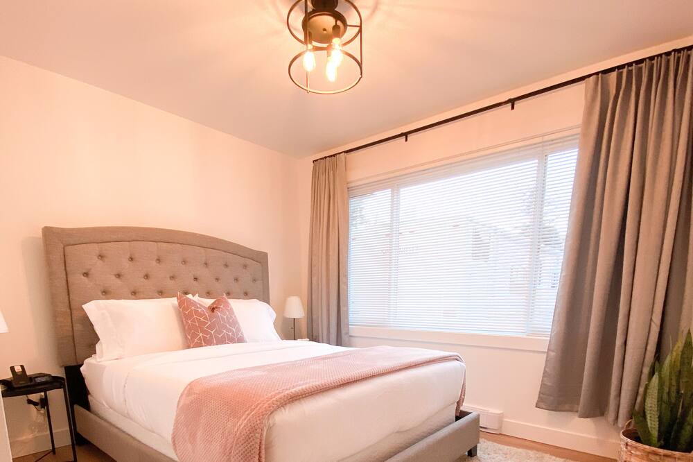 Photo of Bedroom in Saanich West