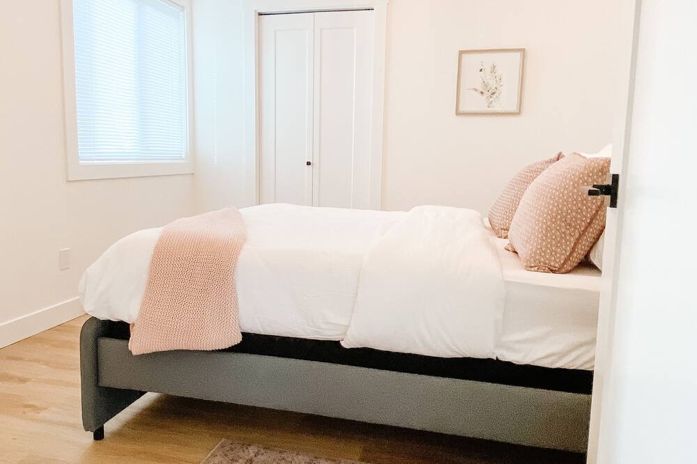 Photo of Bedroom in Saanich West
