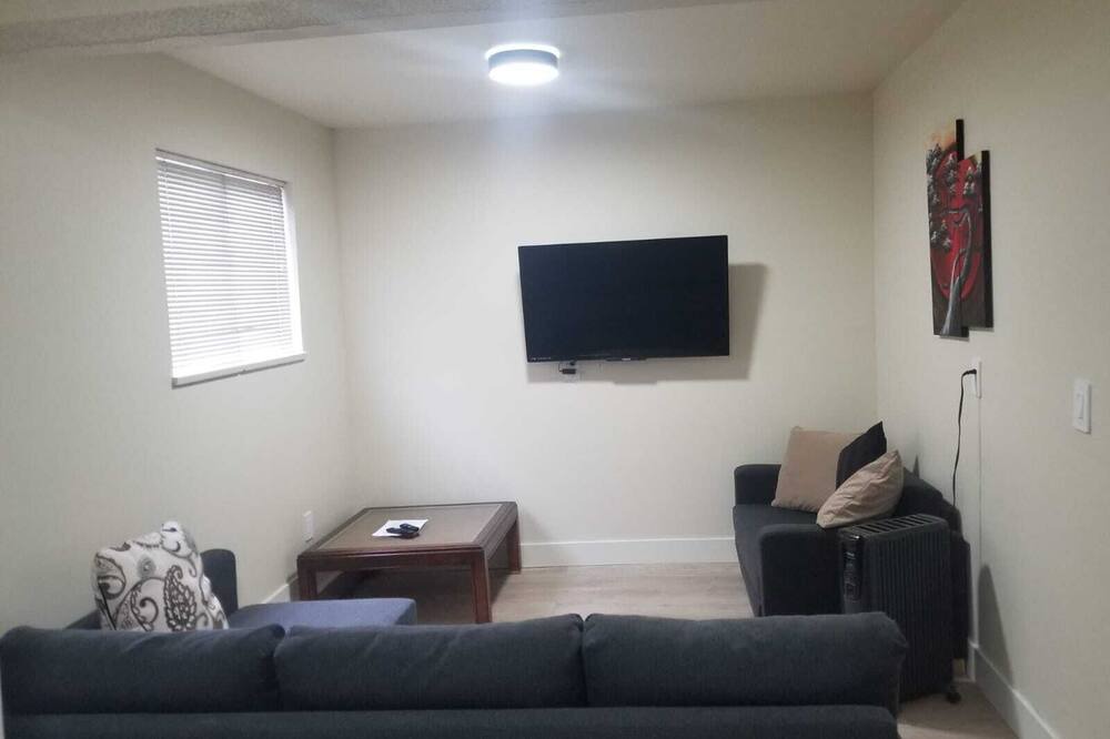 Photo of Livingroom in Guildford