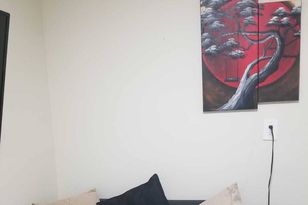 Photo of Livingroom in Guildford