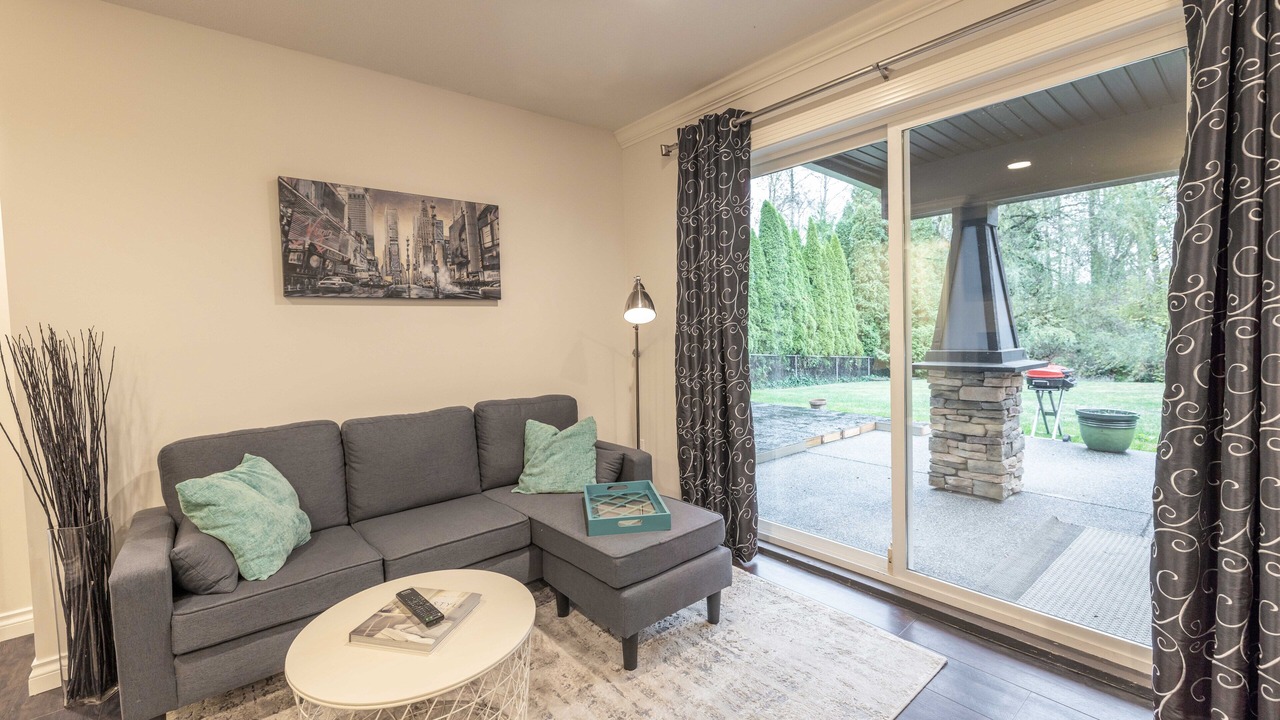Photo of Livingroom in Walnut Grove