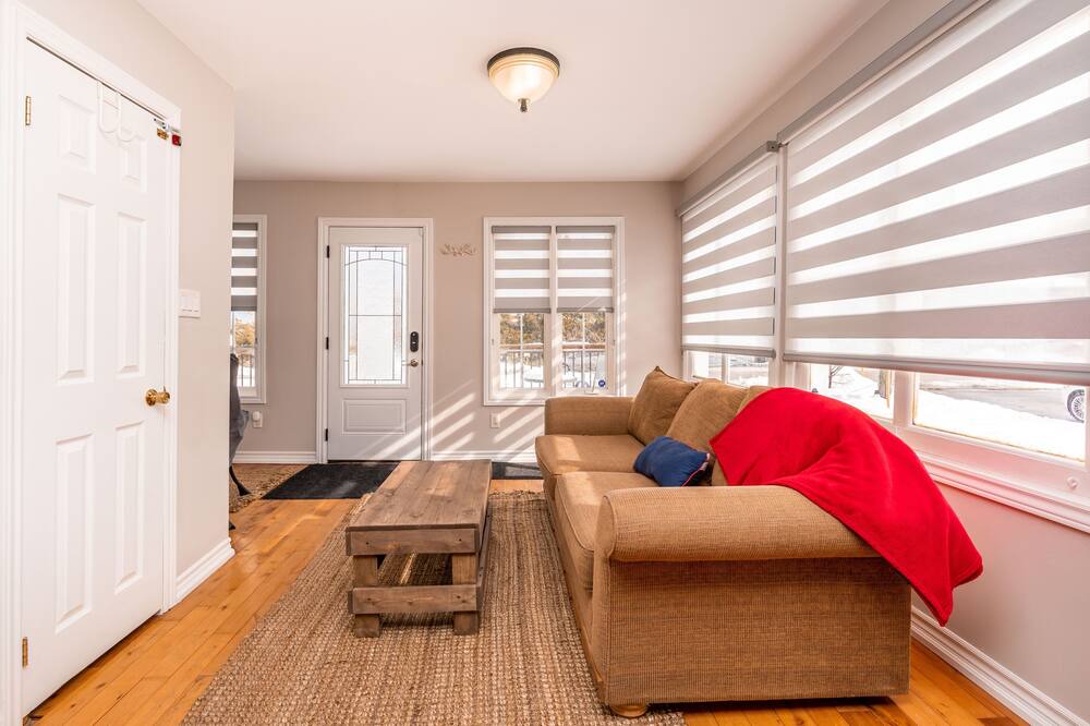 Photo of Livingroom in Alcona