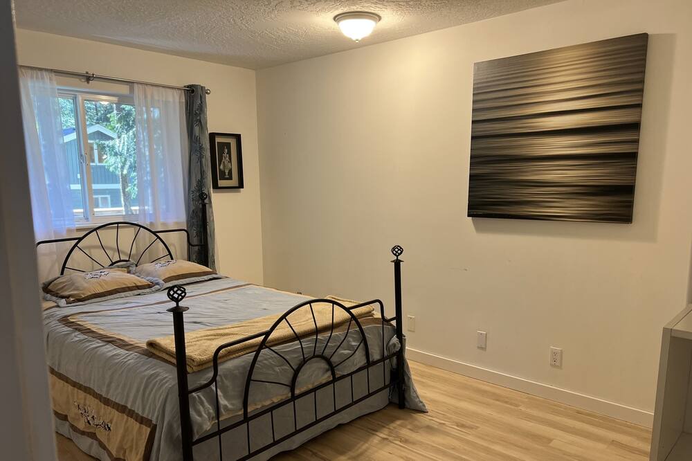 Photo of Bedroom in Fanny Bay
