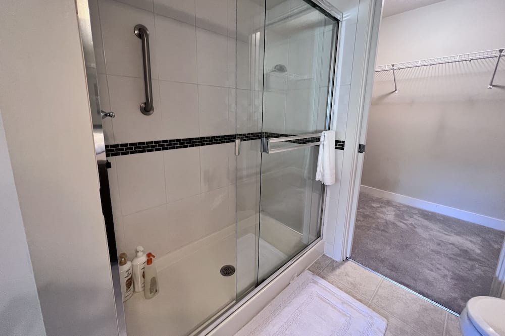 Photo of Bathroom in Maple Ridge