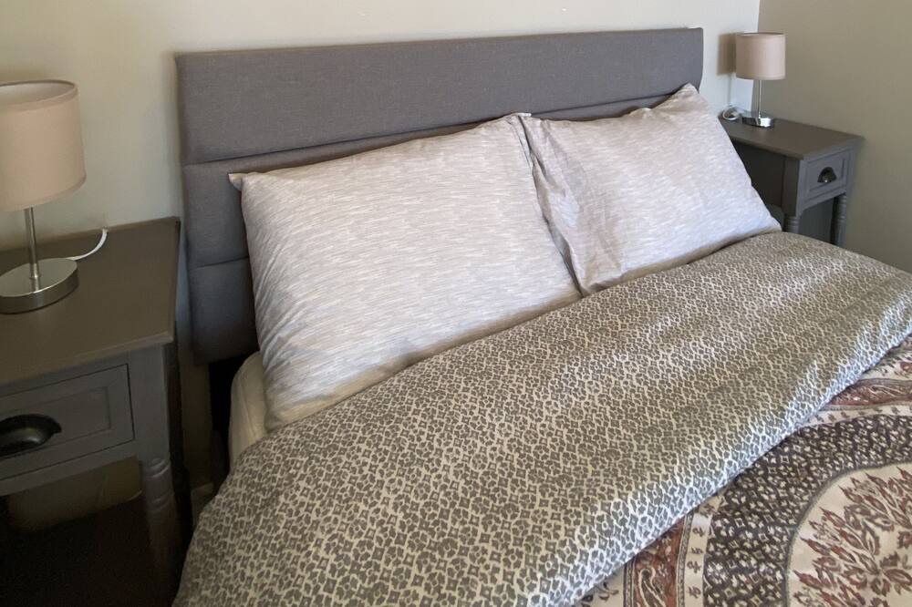Photo of Bedroom in Alcona