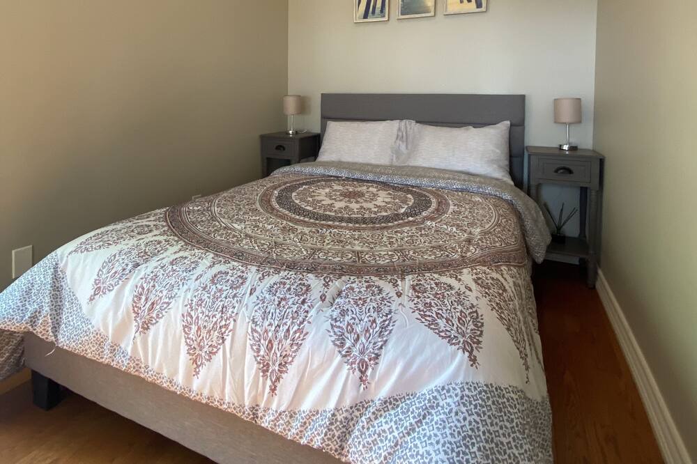 Photo of Bedroom in Alcona
