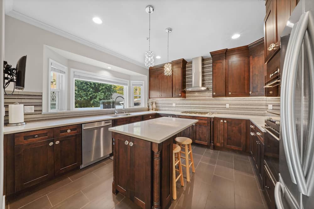 Photo of Kitchen in Arbutus Ridge