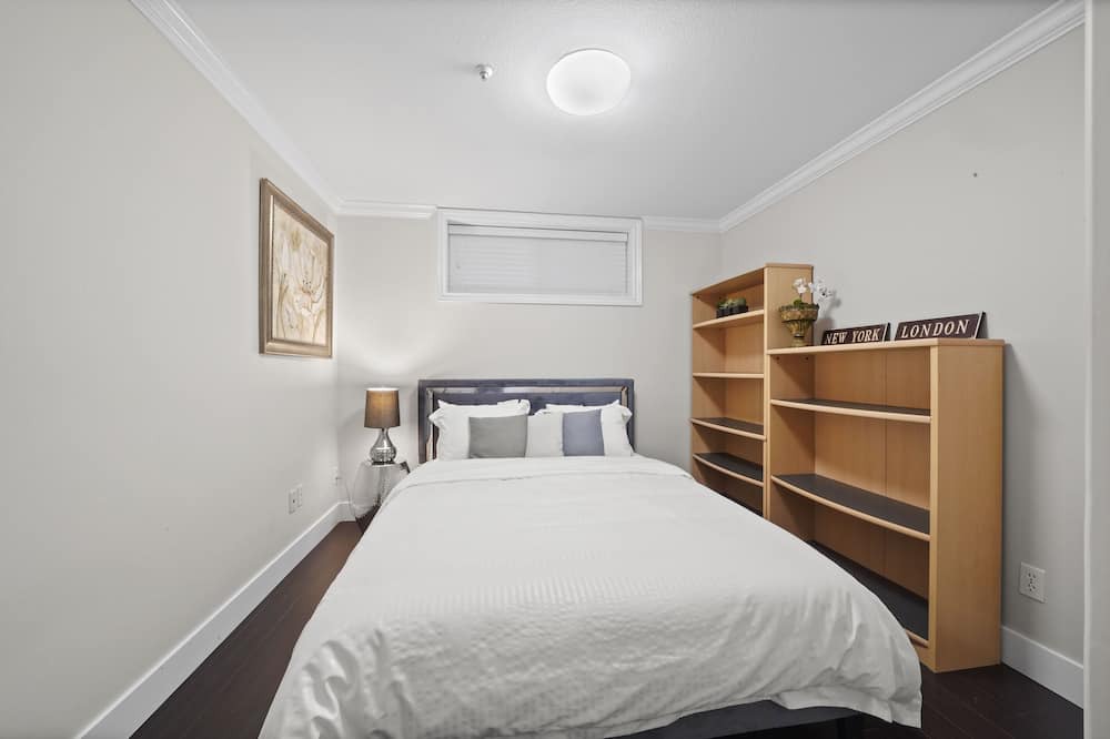 Photo of Bedroom in Arbutus Ridge