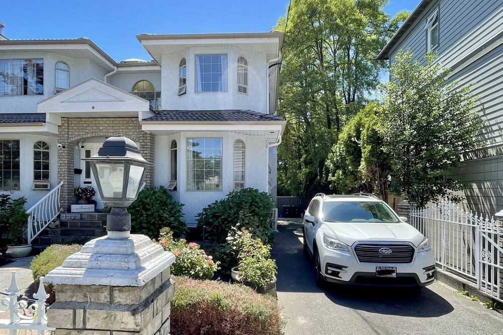 Photo of Outdoor in Renfrew-Collingwood