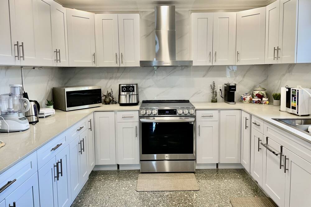 Photo of Kitchen in Renfrew-Collingwood
