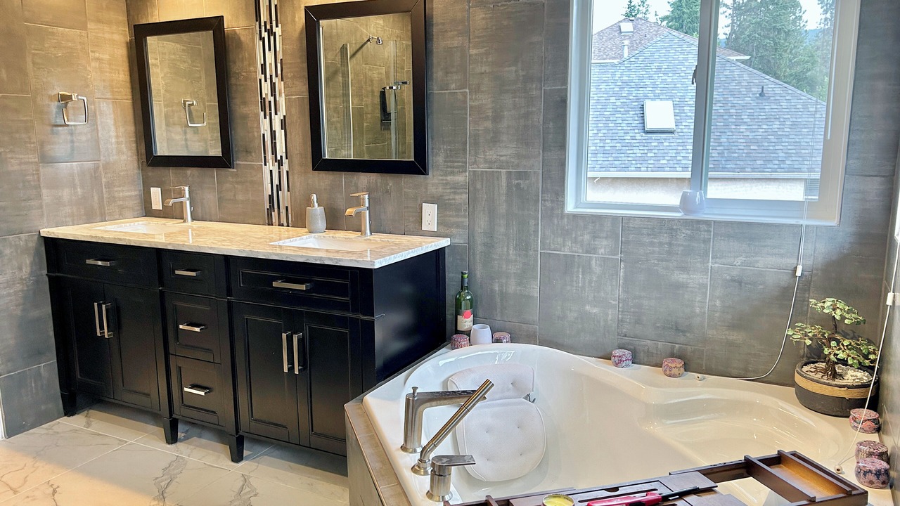 Photo of Bathroom in Gallaghers Canyon