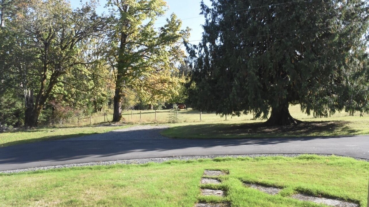 Photo of Others in Duncan